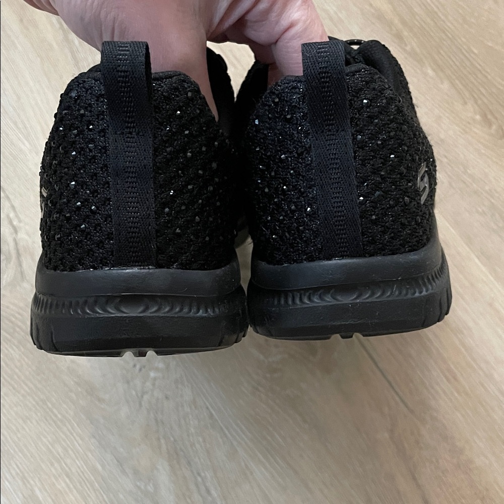 BRAND NEW Skechers Black Knit Sneakers - Picture 3 of 4